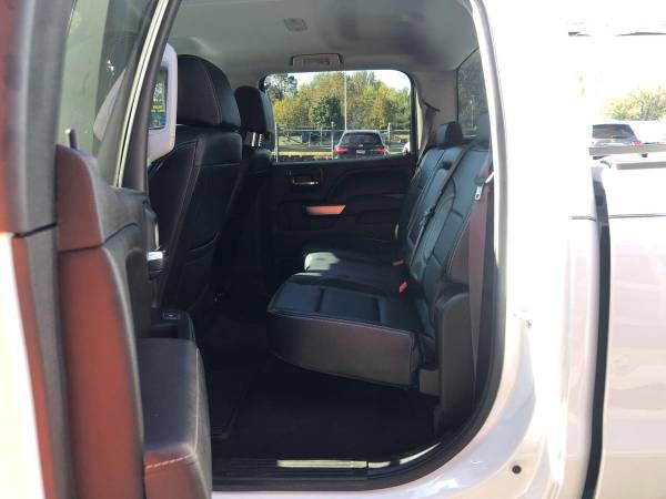 2017 Chevrolet Chevy Silverado 1500 LT 4x4 4dr Crew Cab 5.8 ft. SB... for sale in Charlotte, NC – photo 15