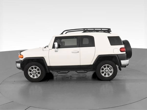 2013 Toyota FJ Cruiser Sport Utility 2D suv White - FINANCE ONLINE -... for sale in Brooklyn, NY – photo 5