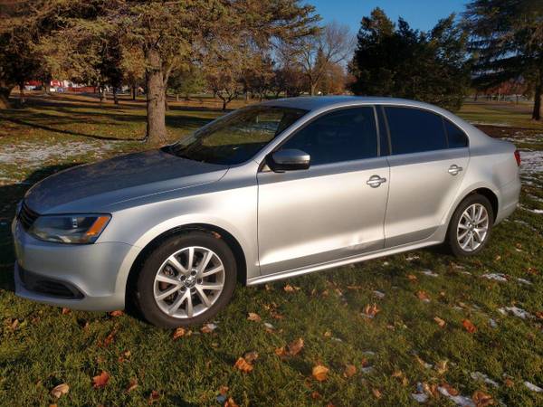 2014 Volkswagen Jetta SE Turbo 1.8 6-speed automatic Very low priced... for sale in Winona, WI – photo 2