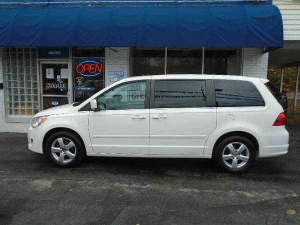 2009 Volkswagen Routan SE *We're Safely Open for Business!* - cars &... for sale in Pittsburgh, PA – photo 2