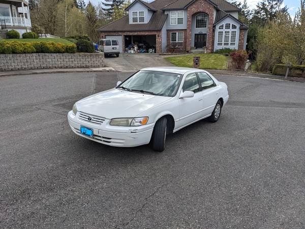 1998 Toyota Camry LE for sale in Portland, OR – photo 2