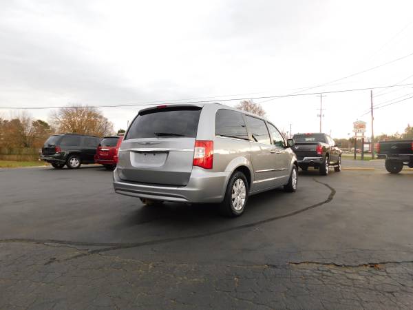 2013 CHRYSLER TOWN & COUNTRY TOURING! ONLY 151K MILES! - cars &... for sale in Battle Creek, MI – photo 5