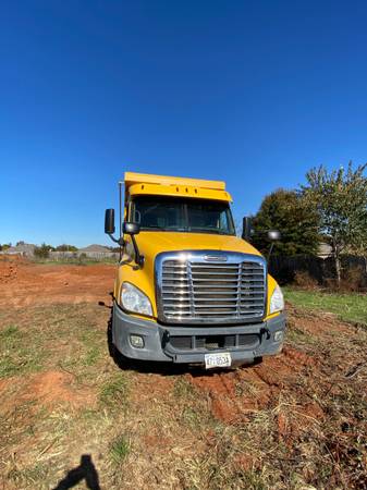 2011 Freighrliner dump truck - cars & trucks - by owner - vehicle... for sale in Huntsville, AL – photo 2
