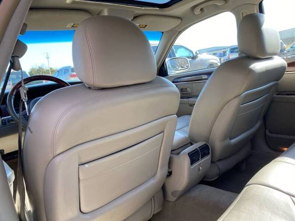 2004 LINCOLN TOWN CAR ***69,000 MILES***NO ACCIDENT LUXURY SEDAN... for sale in VALLLEY FALLS, KS – photo 16