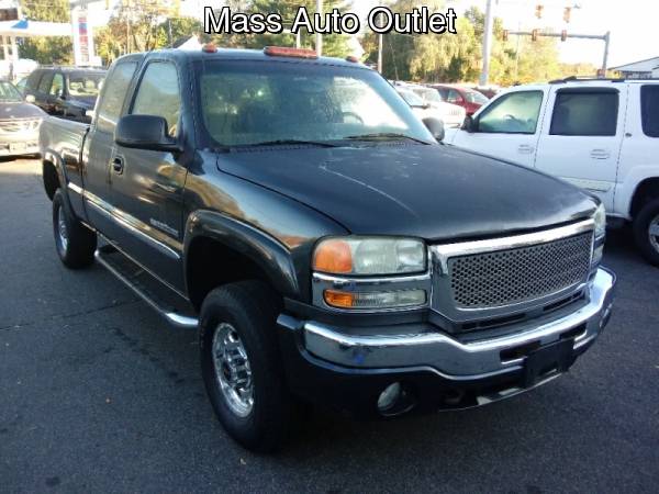 2004 GMC Sierra 2500HD Ext Cab 143.5 WB 4WD SLE for sale in Worcester, MA – photo 2