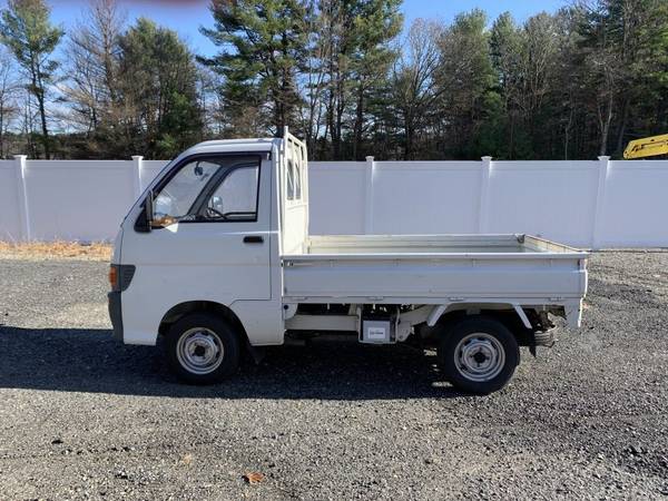 1995 DAIHATSU HIJET MINI TRUCK - ONLY 5K MILES!! - cars & trucks -... for sale in Whitinsville, MA – photo 10