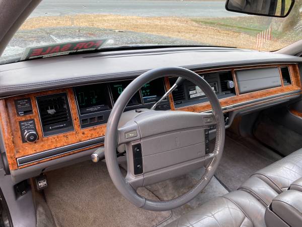 93 Lincoln Towncar - cars & trucks - by owner - vehicle automotive... for sale in Fredericksburg, VA – photo 9
