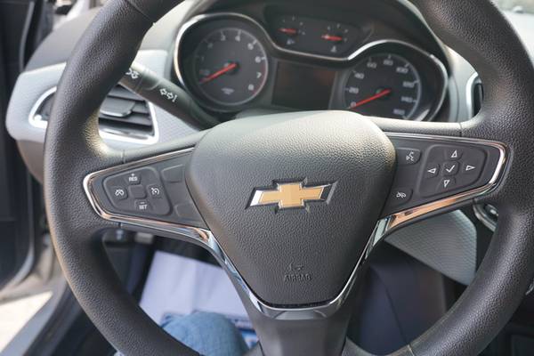 ECONOMY AND COMFORT AT AN AFFORDABLE PRICE! 2019 Chevrolet Cruze for sale in Alva, KS – photo 11