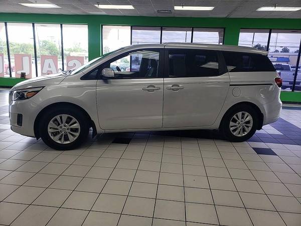 2016 Kia Sedona 4d Wagon LX - - by dealer - vehicle for sale in Louisville, KY – photo 4
