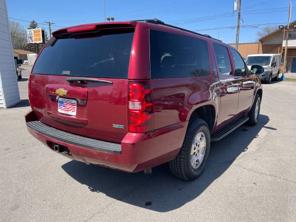 2010 Chevrolet Suburban LT 4x4/3rd Row/Leather/DVD! for sale in Grand Forks, ND – photo 6