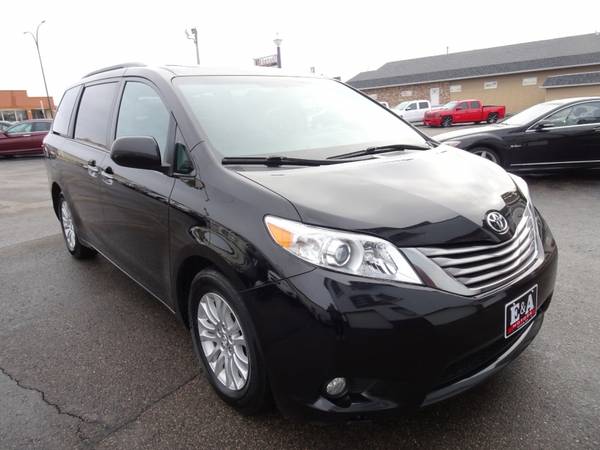 2017 Toyota Sienna XLE FWD 7-Passenger - - by dealer for sale in Waterloo, IA – photo 8