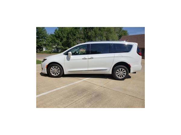 2018 Chrysler Pacifica Touring L 45k Wheelchair Mobility Handicap... for sale in Wichita, MN – photo 7