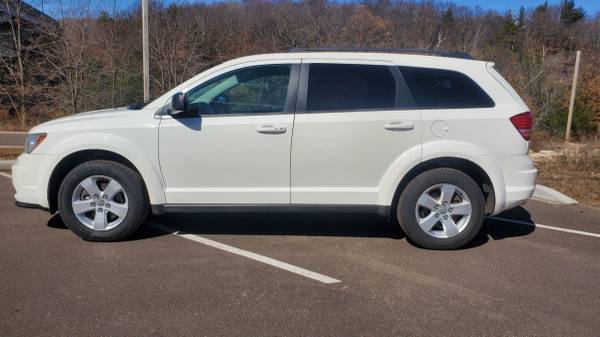 2015 Dodge Journey SE - - by dealer - vehicle for sale in Eau Claire, WI – photo 2