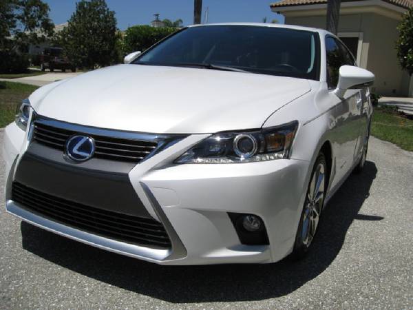 2015 LEXUS CT200h HYBRID with 13, 894 Miles Loaded Clean 43 MPG! for sale in Punta Gorda, FL – photo 2