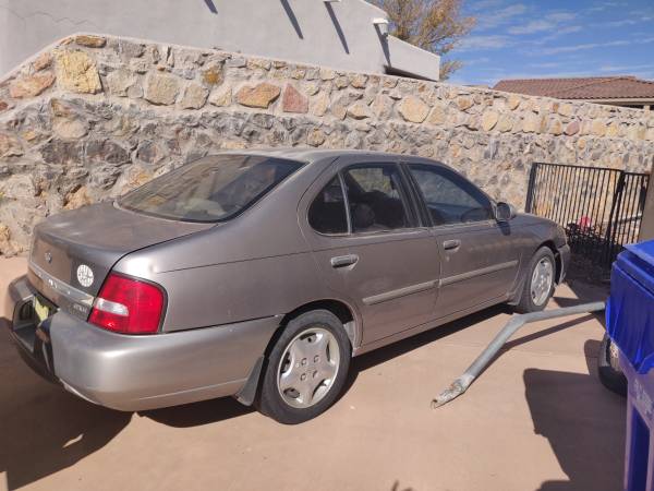 2000 NISSAN ALTIMA - 5 speed - cars & trucks - by owner - vehicle... for sale in Las Cruces, NM – photo 2