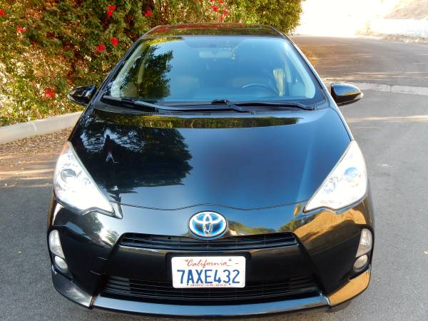 2013 TOYOTA PRIUS C 4 | CLEAN TITLE | LEATHER | NAVIGATION | SUNROOF for sale in Woodland Hills, CA – photo 2