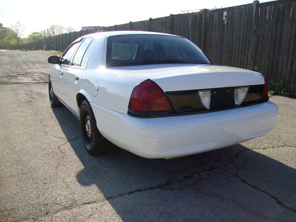 2009 Ford Crown Victoria (1 Owner/Excellent Condition/Low Miles) for sale in Northbrook, WI – photo 6