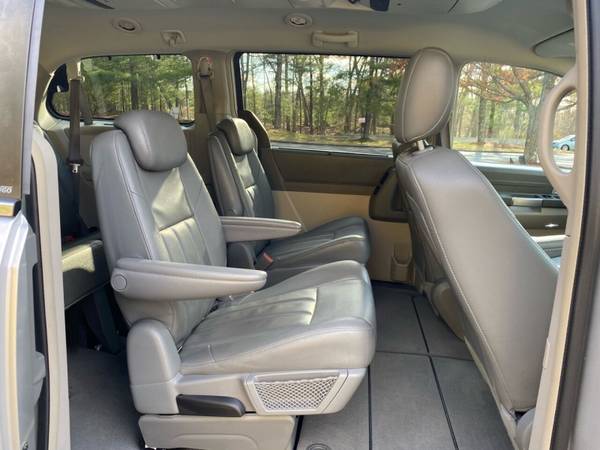 2008 Chrysler Town and Country Touring 4dr Mini Van for sale in Maynard, MA – photo 17