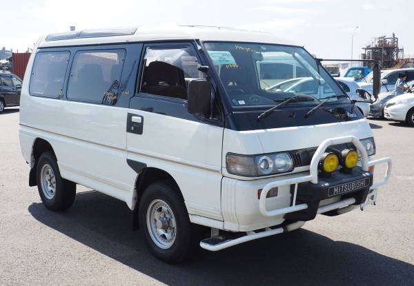 1991 Mitsubishi Delica Exceed Crystal Lite Roof 42,000 miles - cars... for sale in Taos Ski Valley, NM – photo 4
