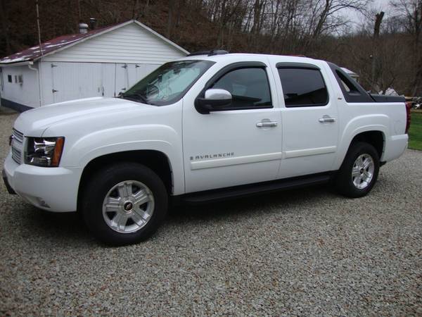2008 chevy avalanche - cars & trucks - by owner - vehicle automotive... for sale in Daisytown, PA – photo 2