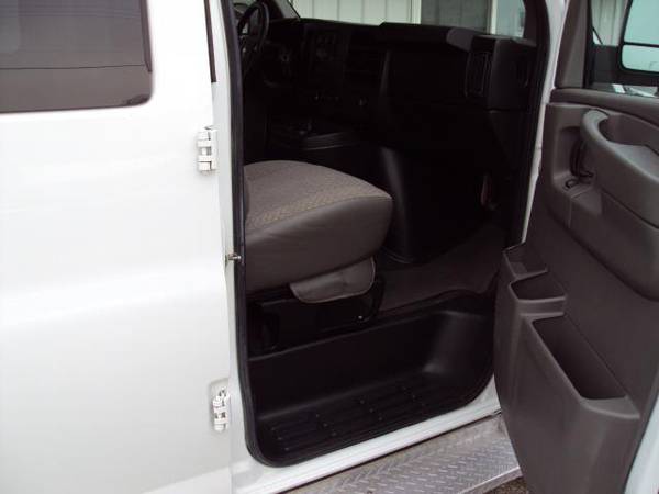 2014 Chevrolet Express Passenger 12 PASSENGER 4X4 QUIGLEY EXTENDED... for sale in waite park, OR – photo 10