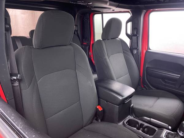 2020 Jeep Gladiator Sport Pickup 4D 5 ft pickup Red - FINANCE ONLINE... for sale in milwaukee, WI – photo 18