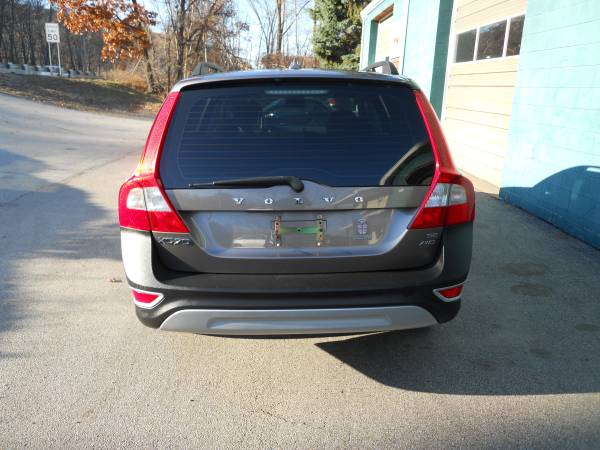 2010 Volvo XC70 75k Miles 1 Owner Wagon Rear Seat Entertainment... for sale in Sutton, MA – photo 4