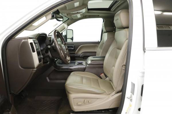 LEATHER & GPS 2016 GMC SIERRA 3500 SRW CREW 4WD DIESEL - cars & for sale in Clinton, AR – photo 4