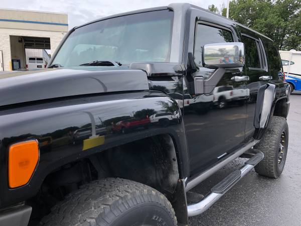 Very Clean! 2006 Hummer H3! AWD! Finance Guaranteed! for sale in Ortonville, MI – photo 9