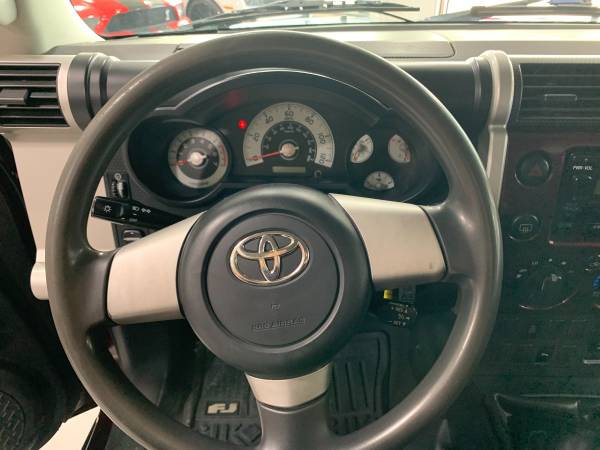 2007 TOYOTA FJ CRUISER - cars & trucks - by dealer - vehicle... for sale in Springfield, IL – photo 16