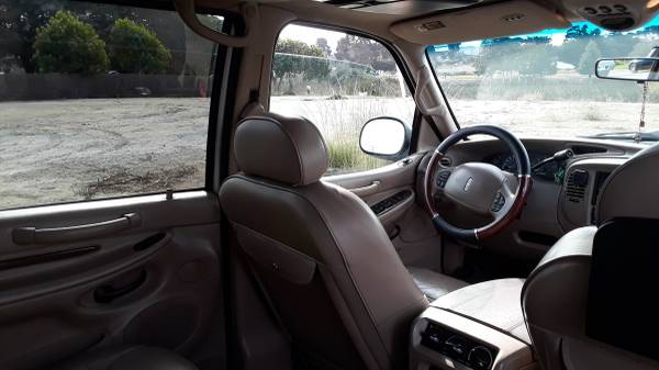 2001 Lincoln Navigator (2WD) - cars & trucks - by owner - vehicle... for sale in Monterey, CA – photo 4