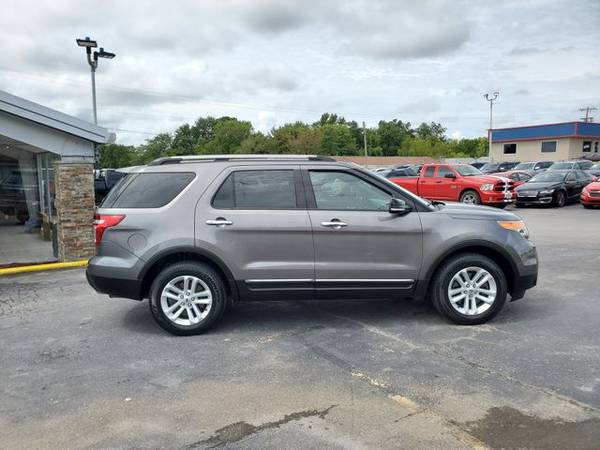 2014 Ford Explorer 4WD XLT Sport Utility 4D Trades Welcome Financing A for sale in Harrisonville, MO – photo 3