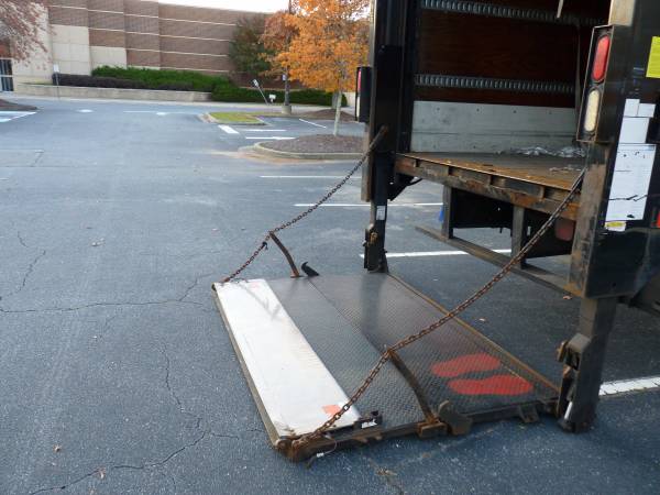 2002 International 4700 AUTO 24' Box Truck 7.3L PowerStroke Liftgate... for sale in Duluth, GA – photo 11
