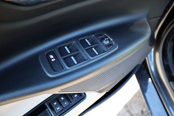 2017 Jaguar XE 25t Premium Navigation Back Up Camera SKU: 23350 for sale in San Diego, CA – photo 18