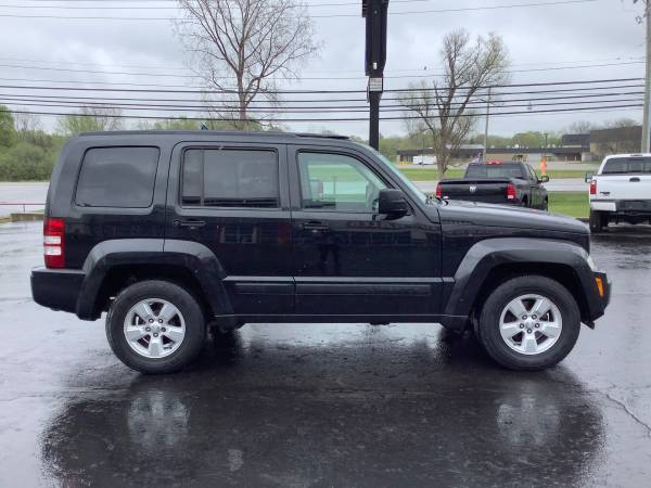 Sharp! 2009 Jeep Liberty Sport! 4x4! Clean Carfax! for sale in Ortonville, OH – photo 6