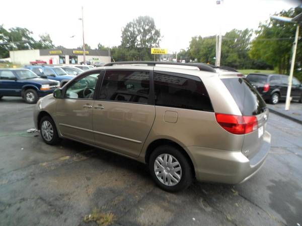 2004 Toyota Sienna le - cars & trucks - by dealer - vehicle... for sale in Kingsport, TN – photo 2