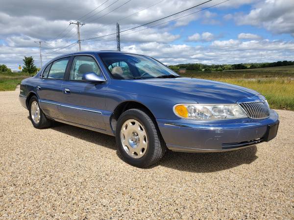 1999 Lincoln Continental!! LOW MILES!! Leather!! Sunroof!! Clean AF!! for sale in Dubuque, IA – photo 4