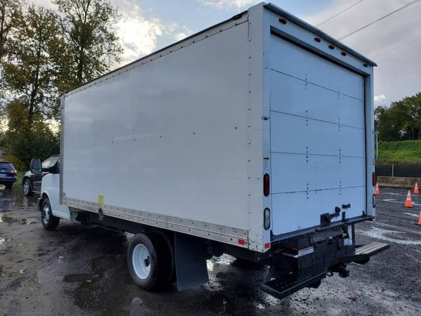 2012 GMC G3500 16' Box Truck for sale in Portland, OR – photo 6
