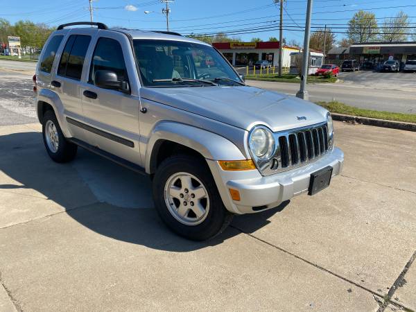 2007 Jeep Liberty Sport 4WD - - by dealer - vehicle for sale in Springfield, MO – photo 4