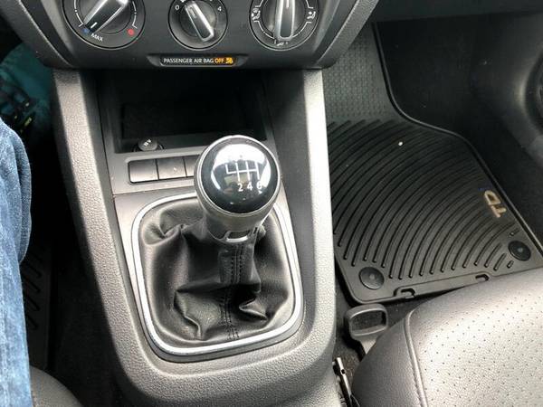 2013 Volkswagen Jetta Sedan 4dr Man TDI w/Premium *Ltd Avail* - 100... for sale in Baltimore, MD – photo 2