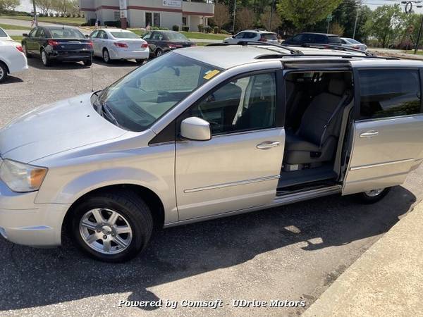 2009 CHRYSLER TOWN and COUNTRY TOURING - - by dealer for sale in Hickory, NC – photo 4