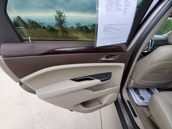 2012 Cadillac SRX Sport Utility 4D FWD V6, Flex Fuel, 3.6 Liter... for sale in Hillsboro, IL – photo 16