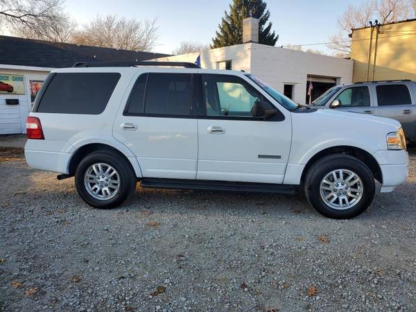 2007 Ford Expedition 4x4 8 passenger. Super clean. - cars & trucks -... for sale in Highland, IL – photo 5