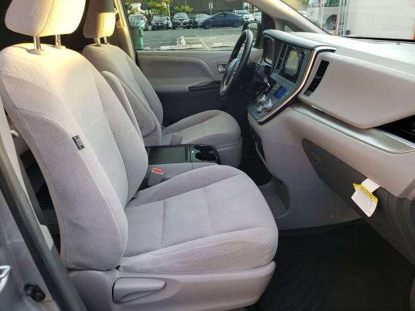 2017 Toyota Sienna LE Auto Access Seat GUARANTEED CREDIT APPROVAL! -... for sale in Waipahu, HI – photo 10