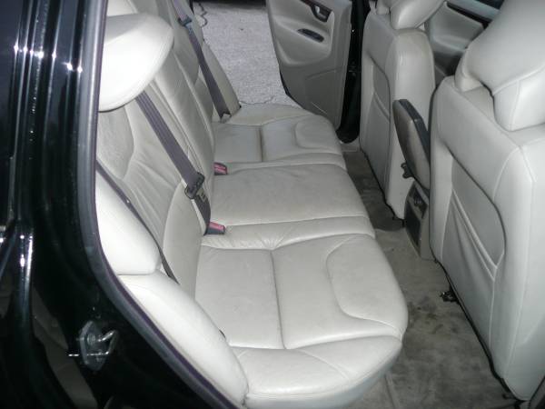 2003 VOLVO V70 wagon - cars & trucks - by dealer - vehicle... for sale in KCMO, MO – photo 11