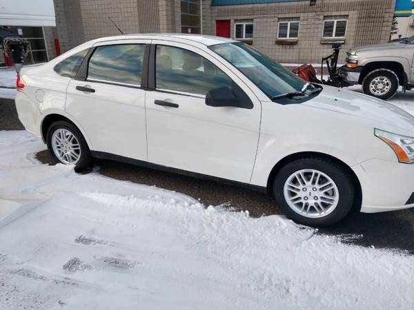 2010 Ford Focus SE 4dr Sedan - cars & trucks - by dealer - vehicle... for sale in ST Cloud, MN – photo 5