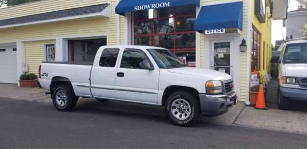 🚗* 2005 GMC Sierra 1500 SLT 4dr Extended Cab 4WD SB - cars & trucks... for sale in MILFORD,CT, RI – photo 7