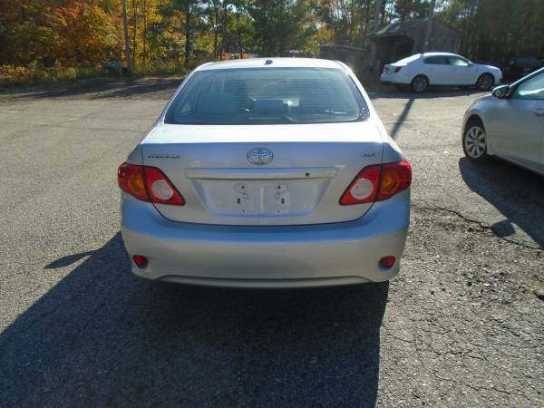 2009 toyota corolla /moon roof/one owner/mint - cars & trucks - by... for sale in Douglas, RI – photo 4