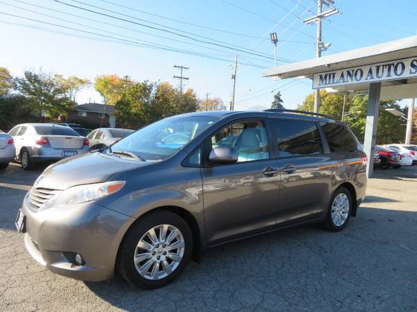 2011 Toyota Sienna XLE 8-Pass V6 - - by dealer for sale in Columbus, OH – photo 3