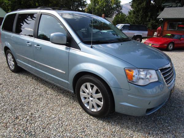 2010 Chrysler Town & Country Touring for sale in Hamilton , MT – photo 2